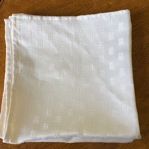Vintage cloth napkins in cream color. Set of 4. No flaws. Large.